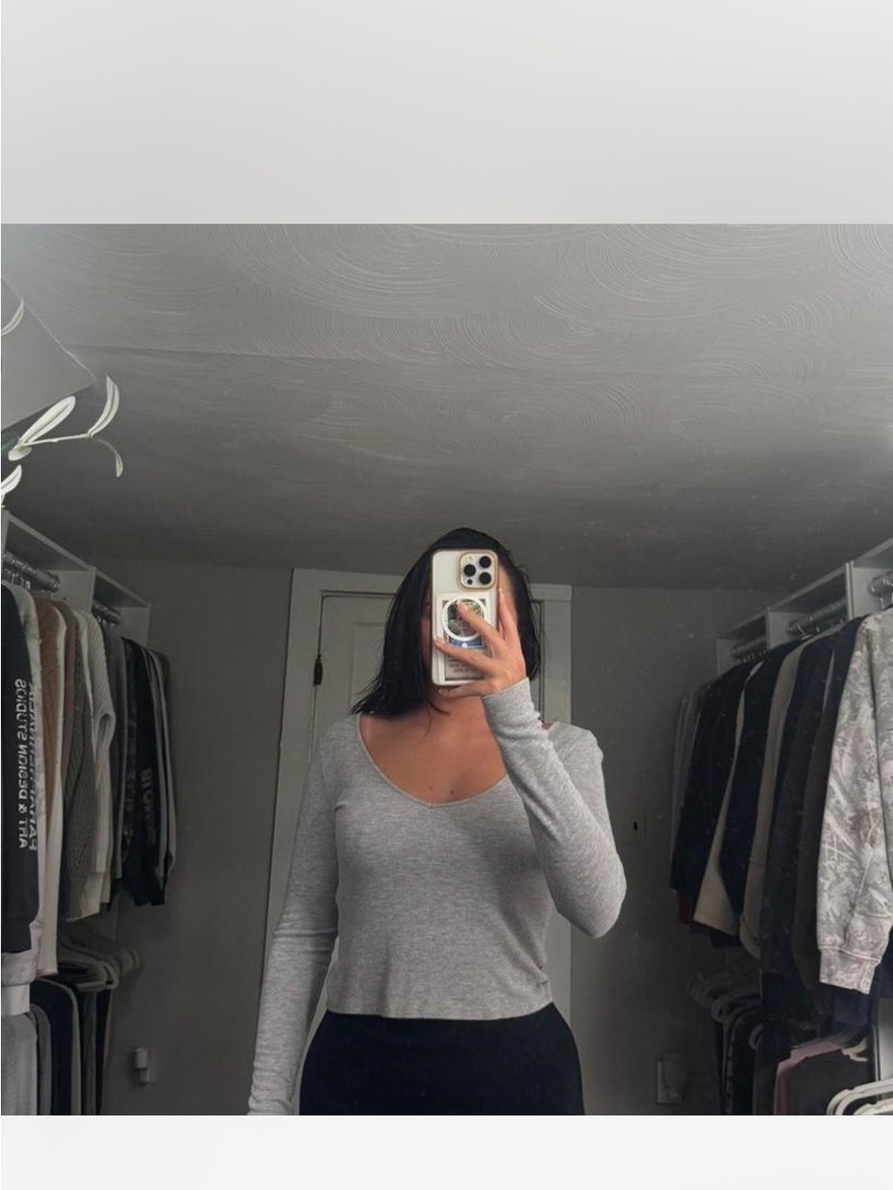 Women's Gray Long-Sleeve Scoop Neck Top